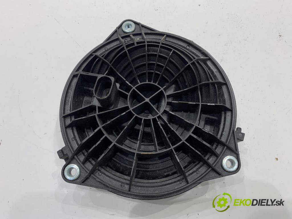 VW POLO V liftback 2011 66 kW 1.6 TDI 1598 klika dveří zadní část 6R6827469