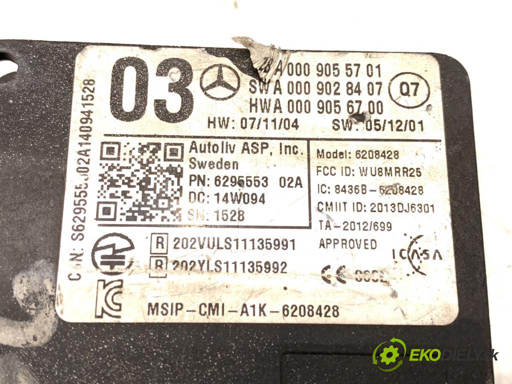 MERCEDES-BENZ W212 sedan 2009 215 kW E 350 CGI (212.057) 3498 RADAR: snímač DISTRONIC A0009055701