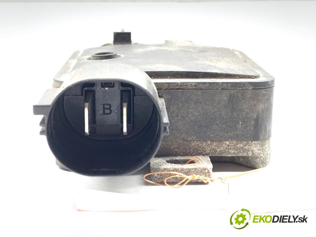 FORD FOCUS III liftback 2015 74 kW 1.0 EcoBoost 998 Modul ventilátora 940002906