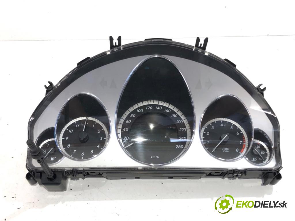 MERCEDES-BENZ W212 sedan 2009 215 kW E 350 CGI (212.057) 3498 Prístrojovka A2125409447 (Prístrojová doska)