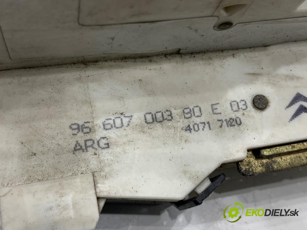 CITROEN C4 I liftback 2005 66 kW 1.6 HDi 1560 zámok dveře levý zadní část 9660700380E