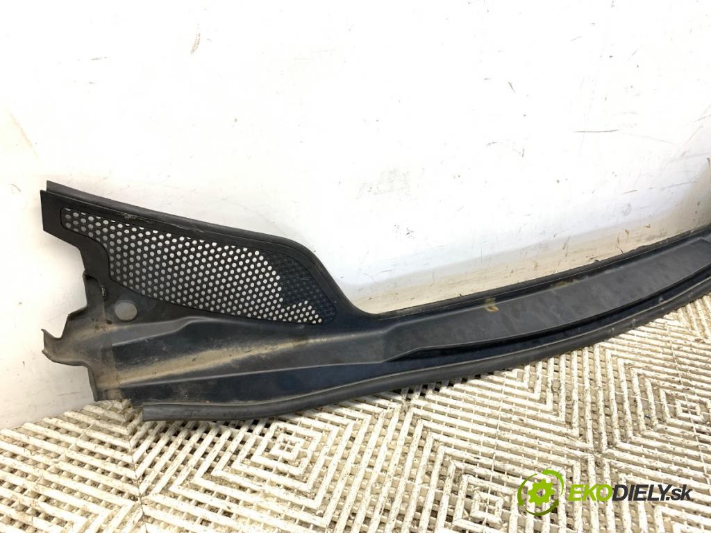 CITROEN C4 I liftback 2005 66 kW 1.6 HDi 1560 Torpédo, plast pod čelné okno 96583760XT (Torpédo (plast pod čelným sklom))