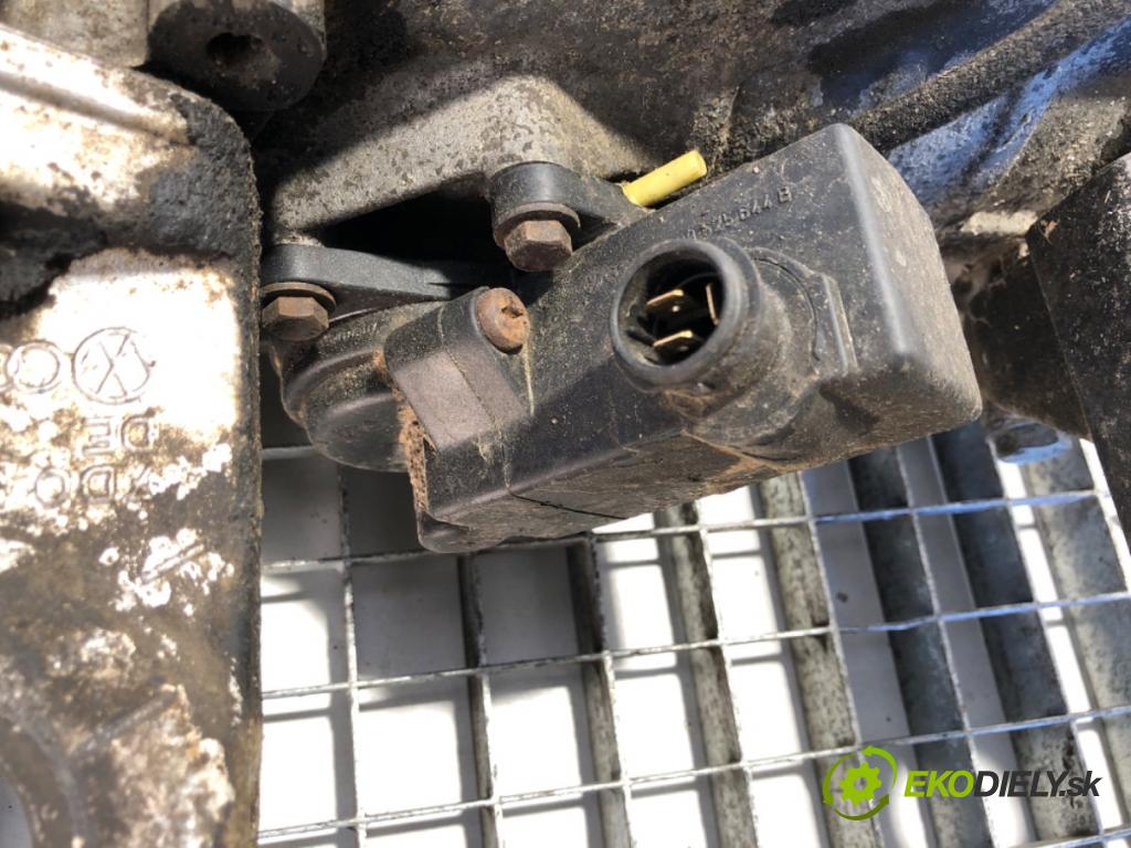 VW TRANSPORTER T4 Autobus 1997 57 kW 2.4 D Syncro 2370 Most ,diferenciál zad