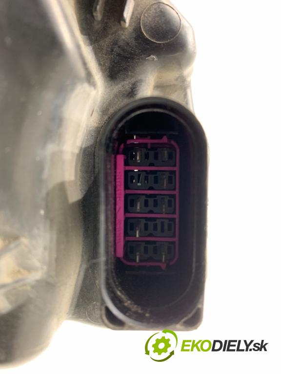 VW POLO V liftback 2011 66 kW 1.6 TDI 1598 Svetlomet ľavy predný 6R1941007E