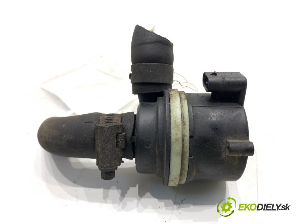 VW POLO V liftback 2011 66 kW 1.6 TDI 1598 DALŠÍ: pumpa vody 6R0965561A (Vodní pumpa)