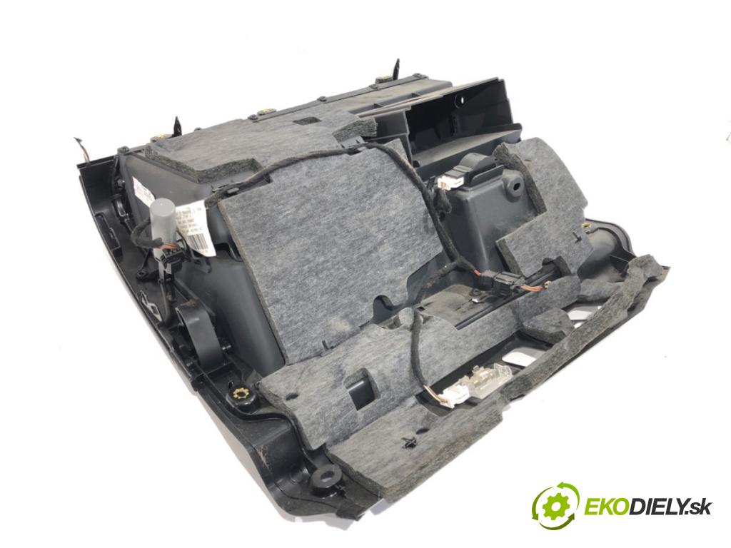 AUDI A3 8P liftback 2003 75 kW 1.6 1595 Priehradka, kastlík spolujazdca 8P857035A (Priehradka (kastlík))