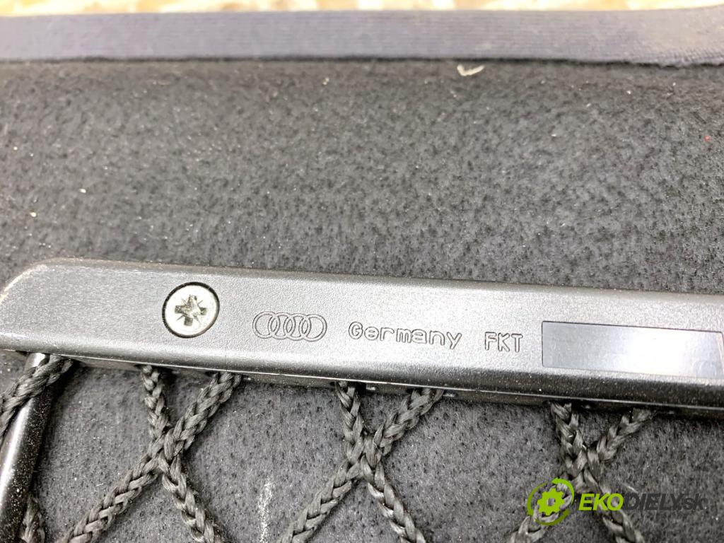 AUDI A3 8P liftback 2003 75 kW 1.6 1595 pláto zadní část