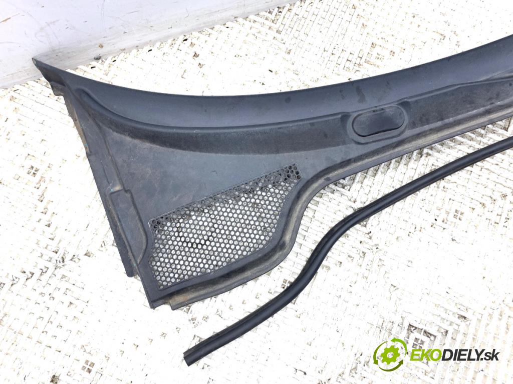 AUDI A3 8P liftback 2003 75 kW 1.6 1595 Torpédo, plast pod čelné okno 8P1819415A (Torpédo (plast pod čelným sklom))