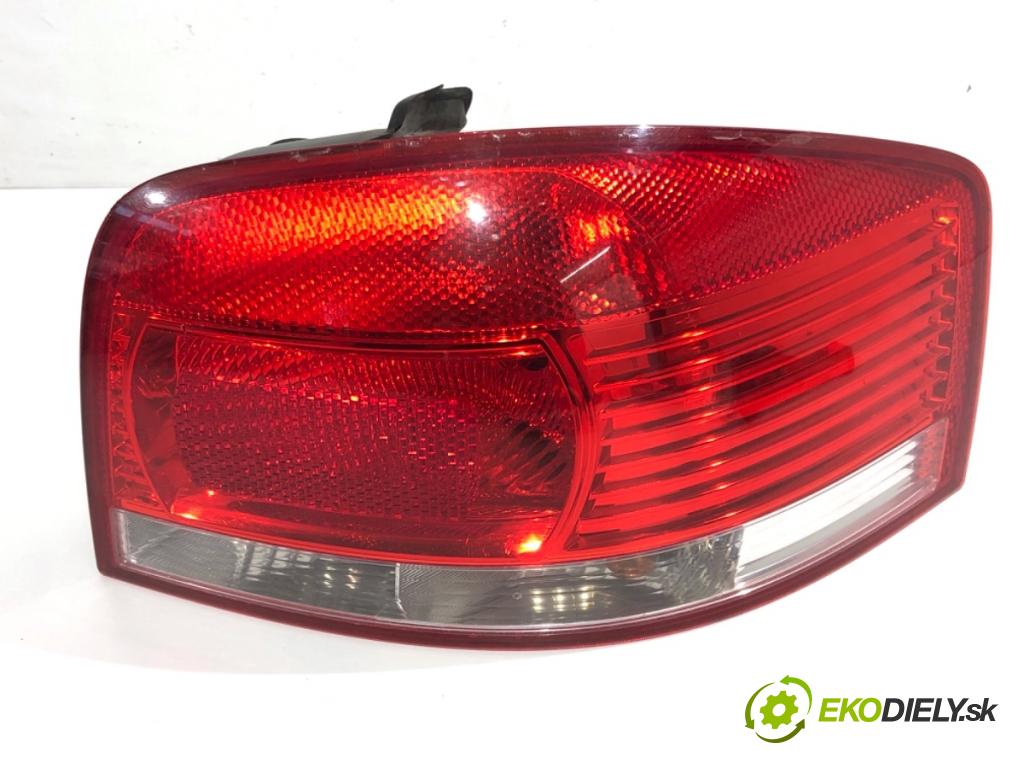 AUDI A3 8P liftback 2003 75 kW 1.6 1595 světlo pravý zadní část 8P0945096