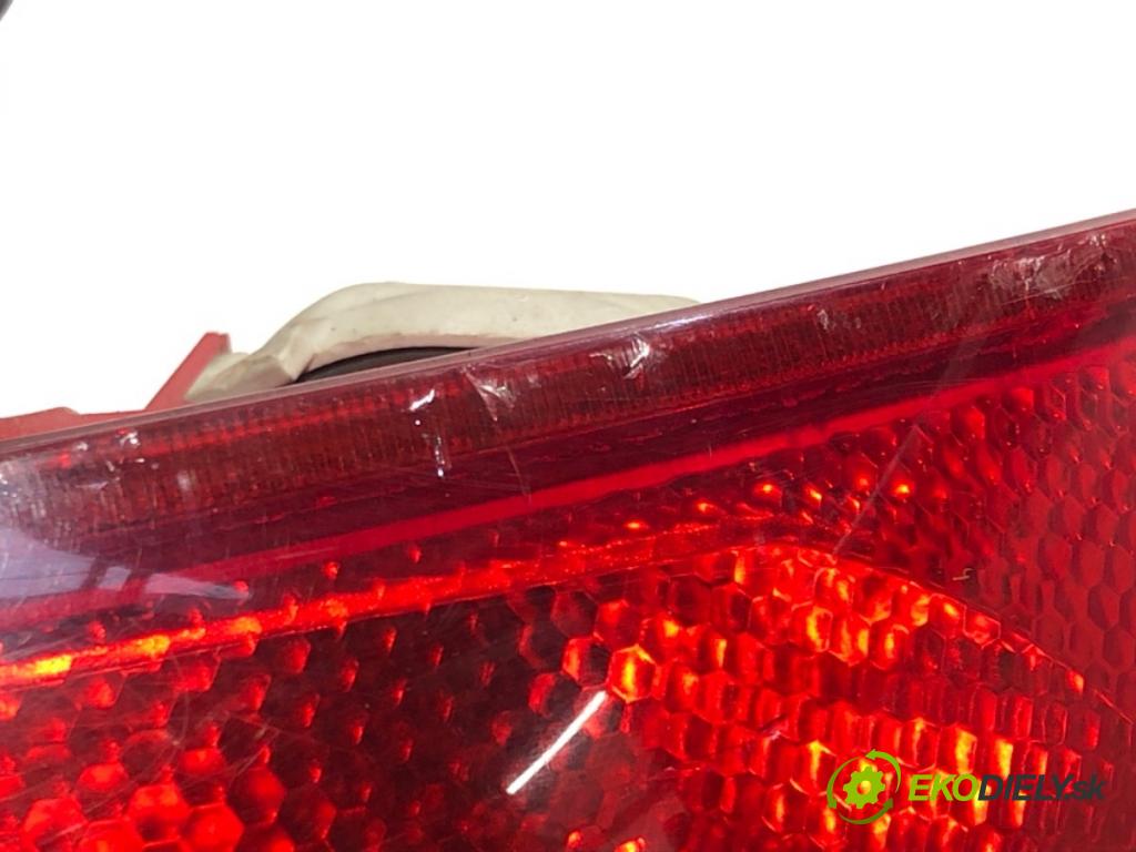 AUDI A3 8P liftback 2003 75 kW 1.6 1595 světlo pravý zadní část 8P0945096