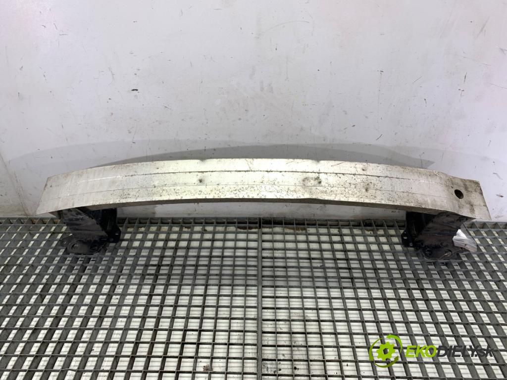 AUDI A3 8P liftback 2003 75 kW 1.6 1595 výztuha nárazníka přední část  (Přední výztuha)