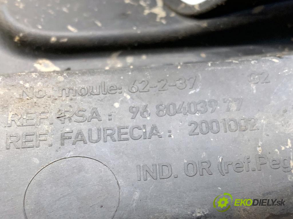 CITROEN C4 PICASSO I nadwozie wielkoprzestrzenne (MPV) 2010 80 kW 1.6 HDi 1560 mří nárazníka levý přední část 9680403977