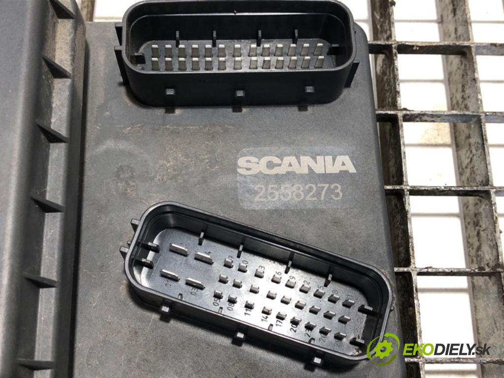 SCANIA L,P,G,R,S - series Wywrotka 2019 302 kW R410 302 kW [411 KM] olej napędowy 2017 - 2022 12742 skříňka poistková 2558273 (Pojistková skříňka)