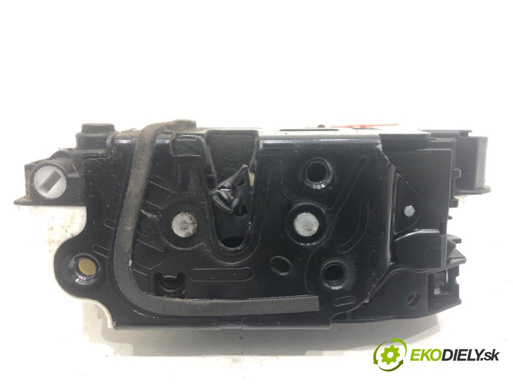 SEAT IBIZA IV liftback 2016 81 kW 1.0 TSI 999 zámok dveře levý zadní část 6J0839015F