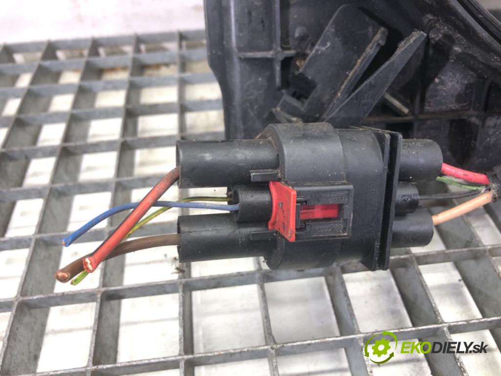 SEAT IBIZA IV liftback 2016 81 kW 1.0 TSI 999 ventilátor chladiče 6R0121207Q (Ventilátor)