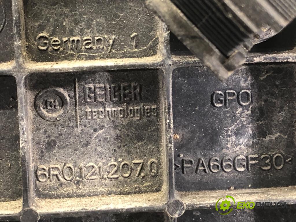 SEAT IBIZA IV liftback 2016 81 kW 1.0 TSI 999 ventilátor chladiče 6R0121207Q (Ventilátor)