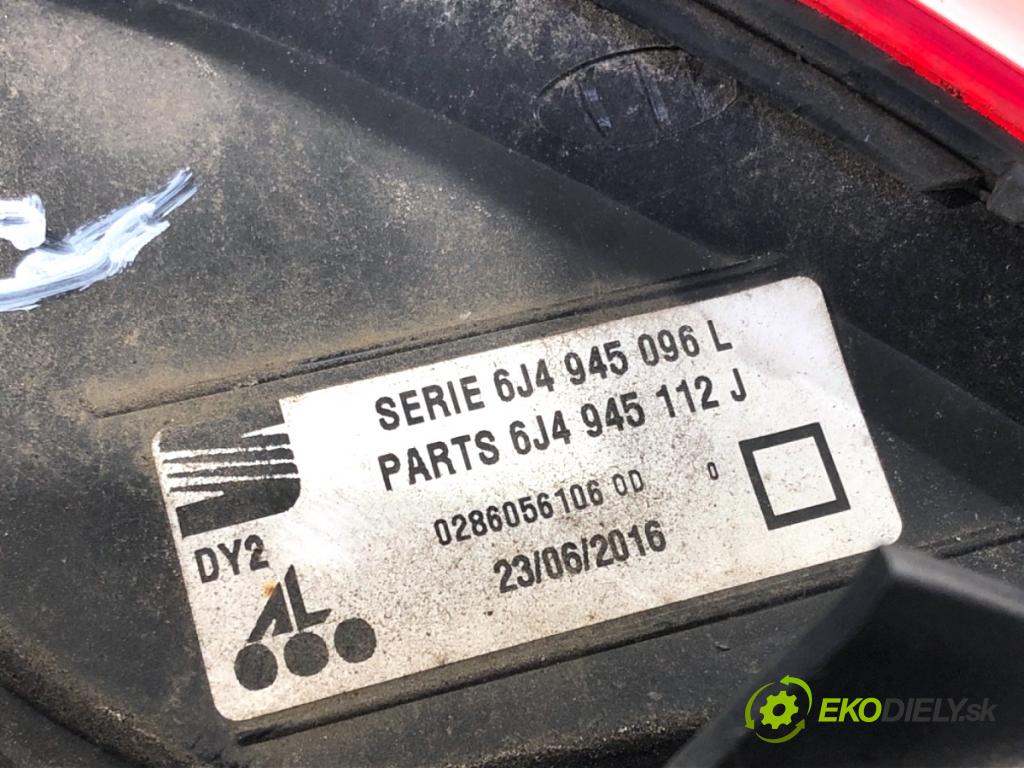 SEAT IBIZA IV liftback 2016 81 kW 1.0 TSI 999 světlo pravý zadní část 6J4945096L