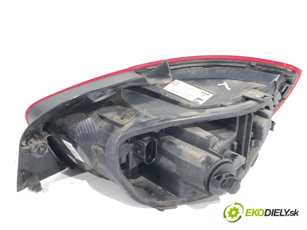 SEAT IBIZA IV liftback 2016 81 kW 1.0 TSI 999 světlo levý zadní část 6J4945095L