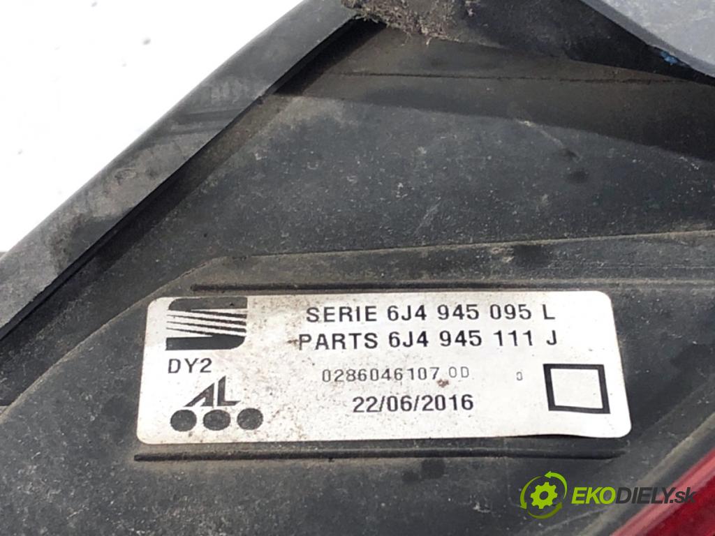 SEAT IBIZA IV liftback 2016 81 kW 1.0 TSI 999 světlo levý zadní část 6J4945095L