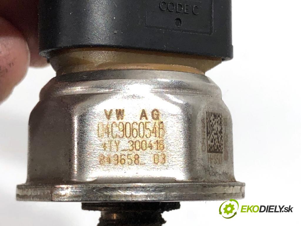 SEAT IBIZA IV liftback 2016 81 kW 1.0 TSI 999 Snímač tlaku paliva 04C906054B (Snímač)