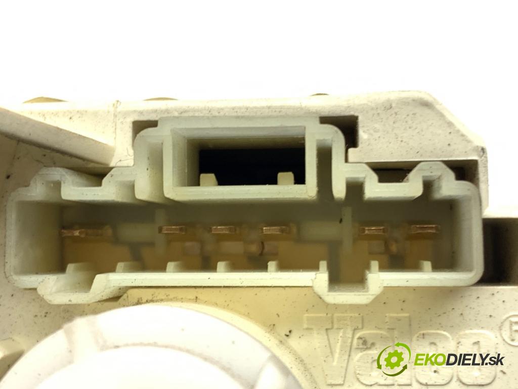 PEUGEOT PARTNER I Nadwozie pełne/minivan 2008 80 kW 1.6 1587 Panel ovládania kúrenia 030808EA (Prepínacie páčky pod volantom)