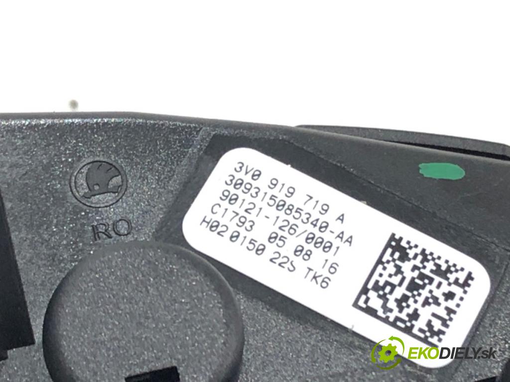 SKODA OCTAVIA III Kombi 2016 135 kW 2.0 TDI / TDI RS 4x4 1968 SPÍNAČE: volantu 3V0919719A 5E0419685B