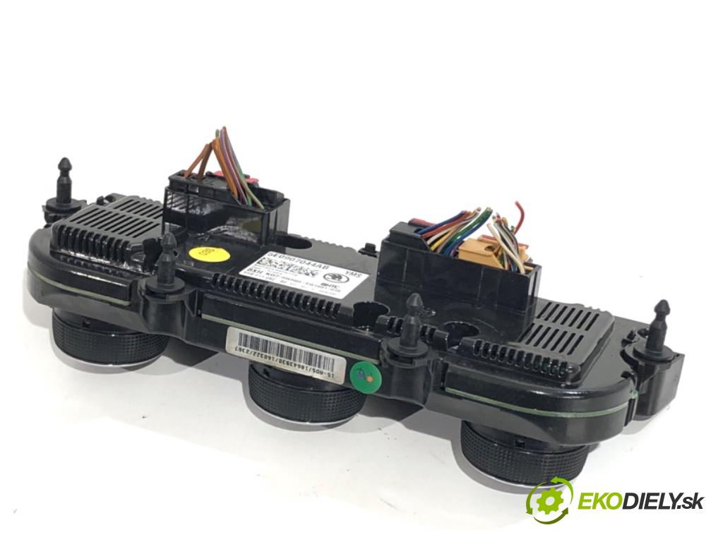 SKODA OCTAVIA III Kombi 2016 135 kW 2.0 TDI / TDI RS 4x4 1968 Panel ovládania kúrenia 5E0907044AB (Prepínacie páčky pod volantom)