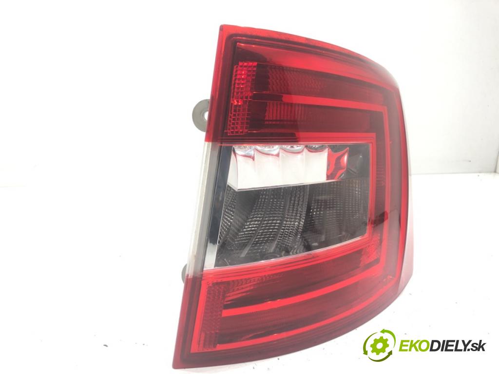 SKODA OCTAVIA III Kombi 2016 135 kW 2.0 TDI / TDI RS 4x4 1968 světlo pravý zadní část 5E9945096