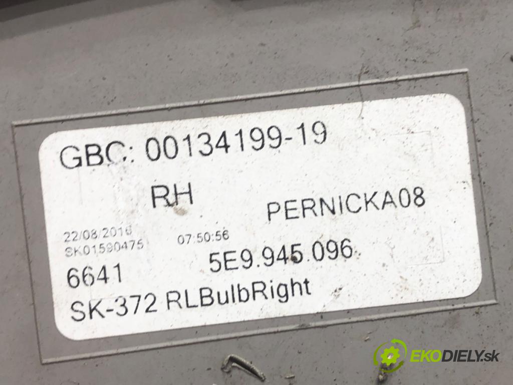 SKODA OCTAVIA III Kombi 2016 135 kW 2.0 TDI / TDI RS 4x4 1968 světlo pravý zadní část 5E9945096