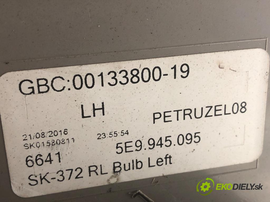 SKODA OCTAVIA III Kombi 2016 135 kW 2.0 TDI / TDI RS 4x4 1968 světlo levý zadní část 5E9945095
