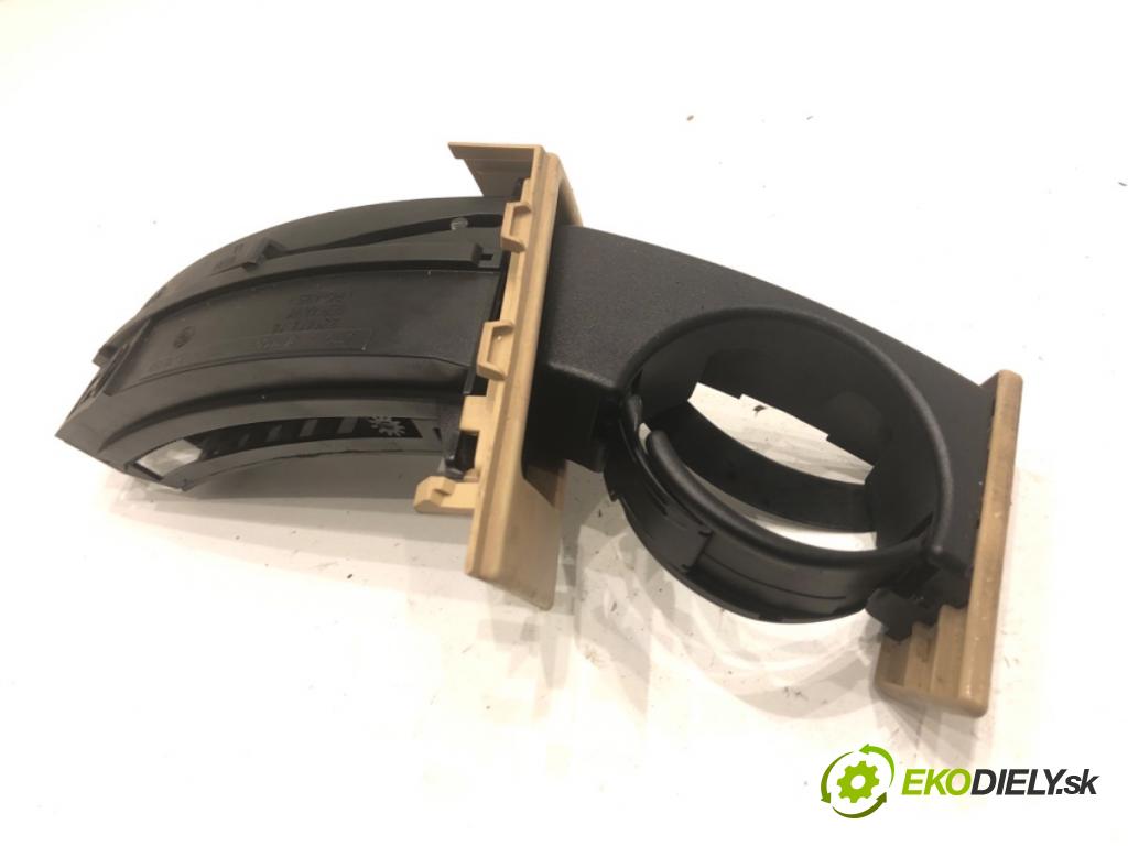 BMW E83 SUV 2008 130 kW xDrive 20 d 1995 Držiak na nápoje  (Držiak (úchyt) na nápoje)