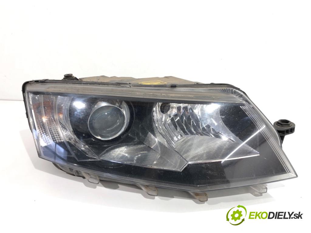 SKODA OCTAVIA III Kombi 2013 110 kW 2.0 TDI 1968 světlomet pravý přední část XENON 5E1941016A
