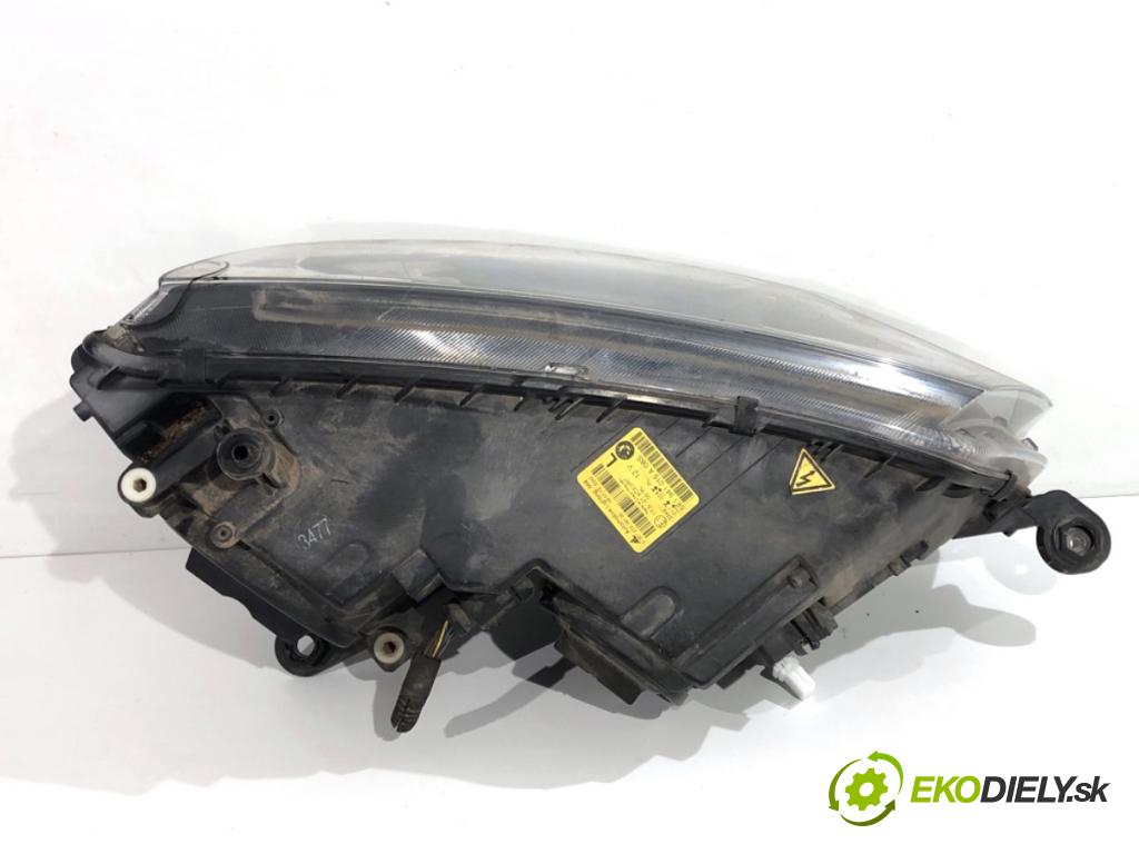 SKODA OCTAVIA III Kombi 2013 110 kW 2.0 TDI 1968 světlomet levý přední část XENON 5E1941015A