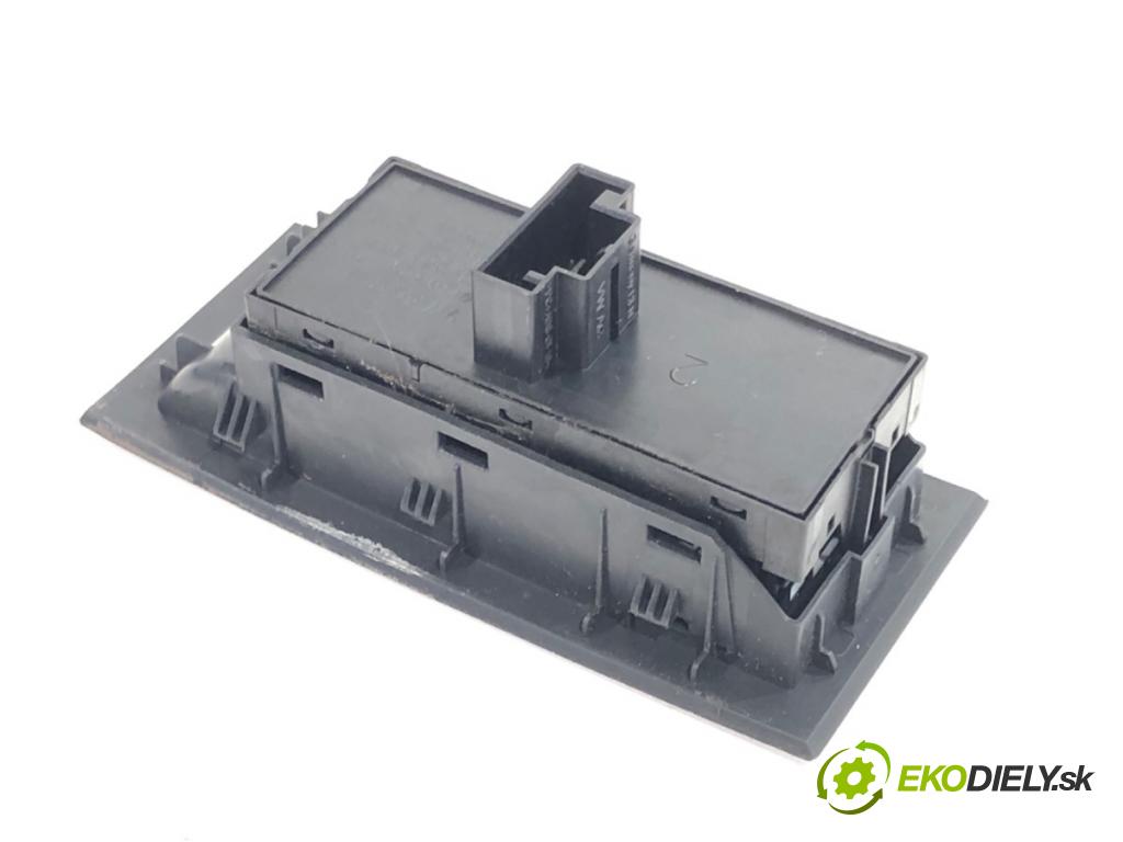 SKODA OCTAVIA III Kombi 2013 110 kW 2.0 TDI 1968 Prepínač okien 5E0959857 (Prepínacie páčky pod volantom)