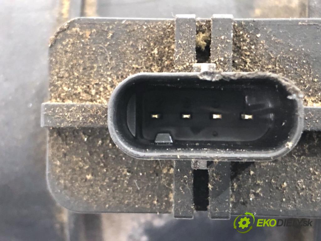 SKODA OCTAVIA III Kombi 2013 110 kW 2.0 TDI 1968 Váha vzduchu 03L906461A 0281002956 (Váha vzduchu)