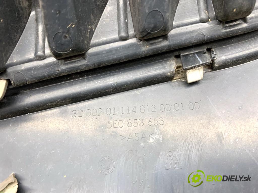 SKODA OCTAVIA III Kombi 2013 110 kW 2.0 TDI 1968 mřížka maska 5E0853653 (Přední mřížka (maska chladiče))