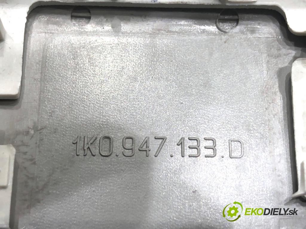 SKODA OCTAVIA III Kombi 2013 110 kW 2.0 TDI 1968 světlo stropní 3T0947291A