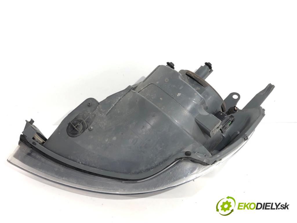 FORD FIESTA MK6 liftback 2005 59 kW 1.4 16V 1388 světlomet pravý přední část 6S61-13W029