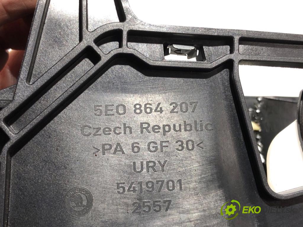 SKODA OCTAVIA III Kombi 2013 110 kW 2.0 TDI 1968 loketní opěrka  (Loketní opěrka)