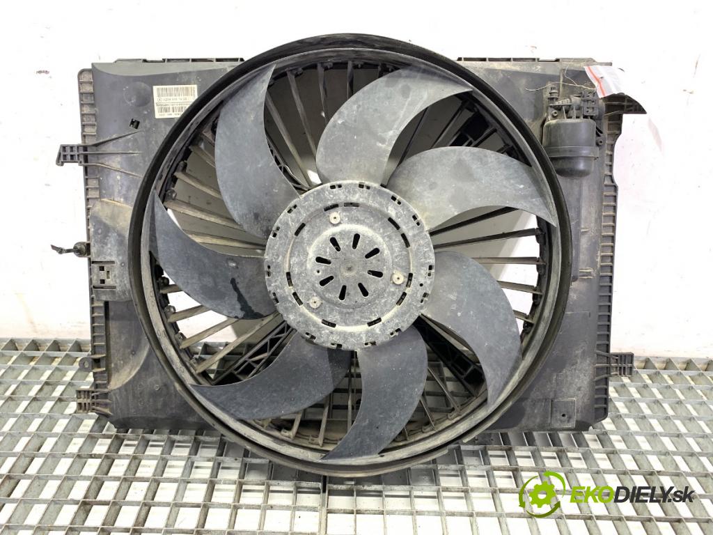 MERCEDES-BENZ W212 sedan 2014 150 kW E 300 Hybrid / BlueTEC Hybrid (212.098) 2143 ventilátor chladiče A2049061403 (Ventilátor)