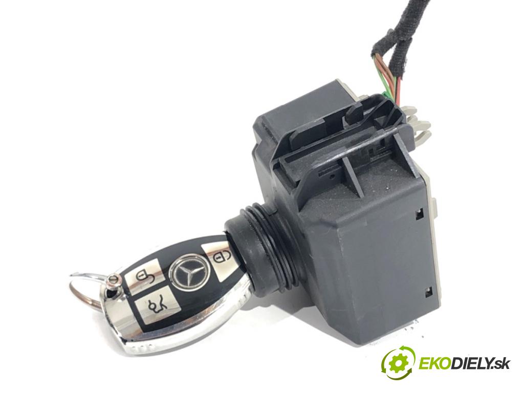 MERCEDES-BENZ W212 sedan 2014 150 kW E 300 Hybrid / BlueTEC Hybrid (212.098) 2143 spinačka A2189053501 (Spínacia skrinka)