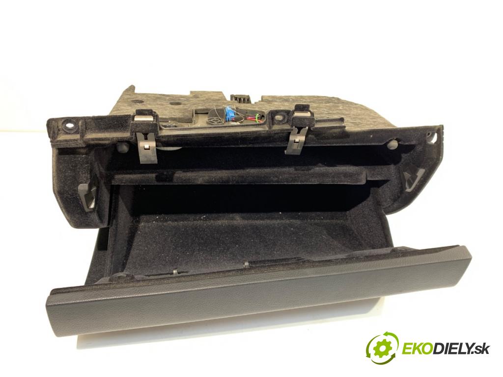 MERCEDES-BENZ W212 sedan 2014 150 kW E 300 Hybrid / BlueTEC Hybrid (212.098) 2143 Priehradka, kastlík spolujazdca A2126802491 (Priehradka (kastlík))