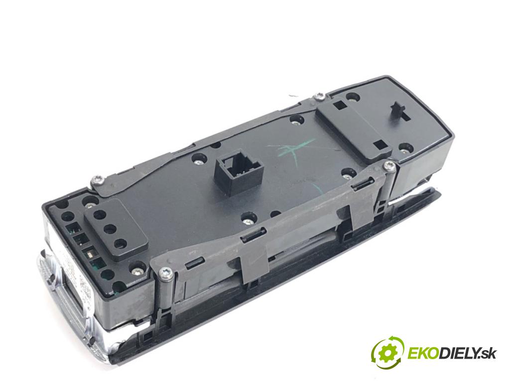 MERCEDES-BENZ W212 sedan 2014 150 kW E 300 Hybrid / BlueTEC Hybrid (212.098) 2143 Prepínač okien A2129056100 (Prepínacie páčky pod volantom)