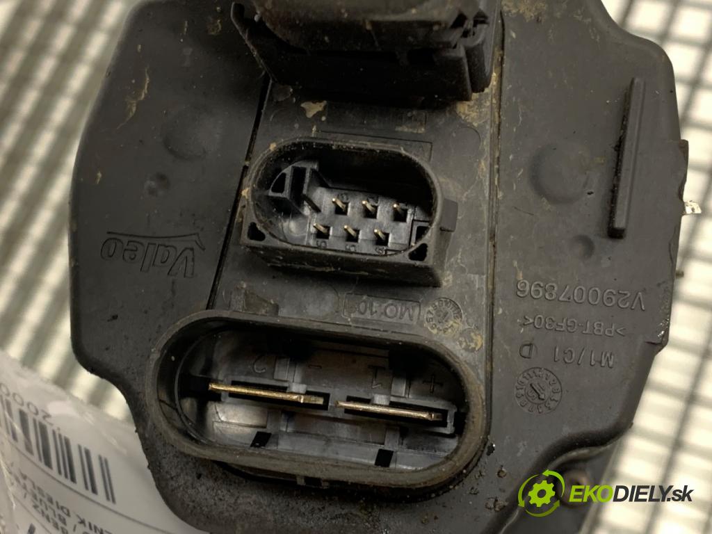 MERCEDES-BENZ W212 sedan 2014 150 kW E 300 Hybrid / BlueTEC Hybrid (212.098) 2143 řízení 2124600001 (Řízení)