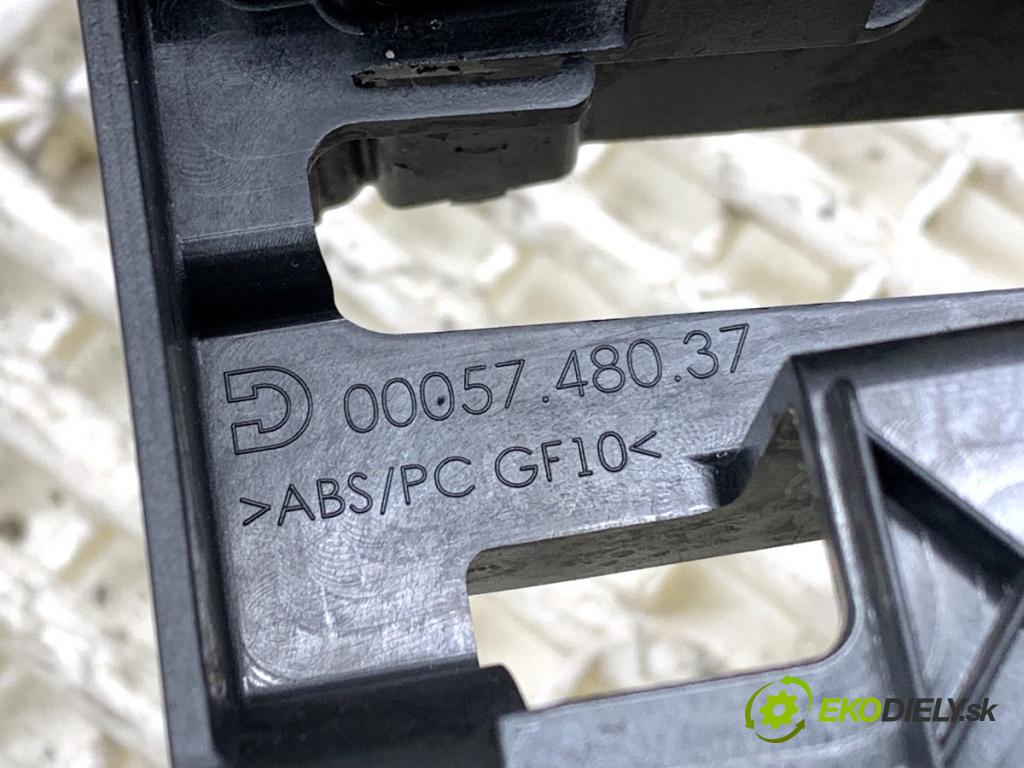 MERCEDES-BENZ W212 sedan 2014 150 kW E 300 Hybrid / BlueTEC Hybrid (212.098) 2143 Lakťová opierka 0005748037 (Lakťová opierka)