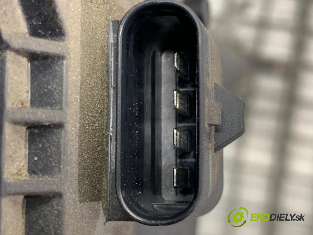 MERCEDES-BENZ W212 sedan 2014 150 kW E 300 Hybrid / BlueTEC Hybrid (212.098) 2143 Mechanizmus stieračov predný A2128201240 (Motorček stieračov predný)