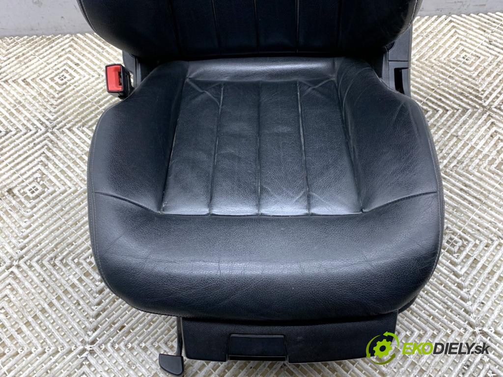 MERCEDES-BENZ W212 sedan 2014 150 kW E 300 Hybrid / BlueTEC Hybrid (212.098) 2143 sedadlo levý přední část