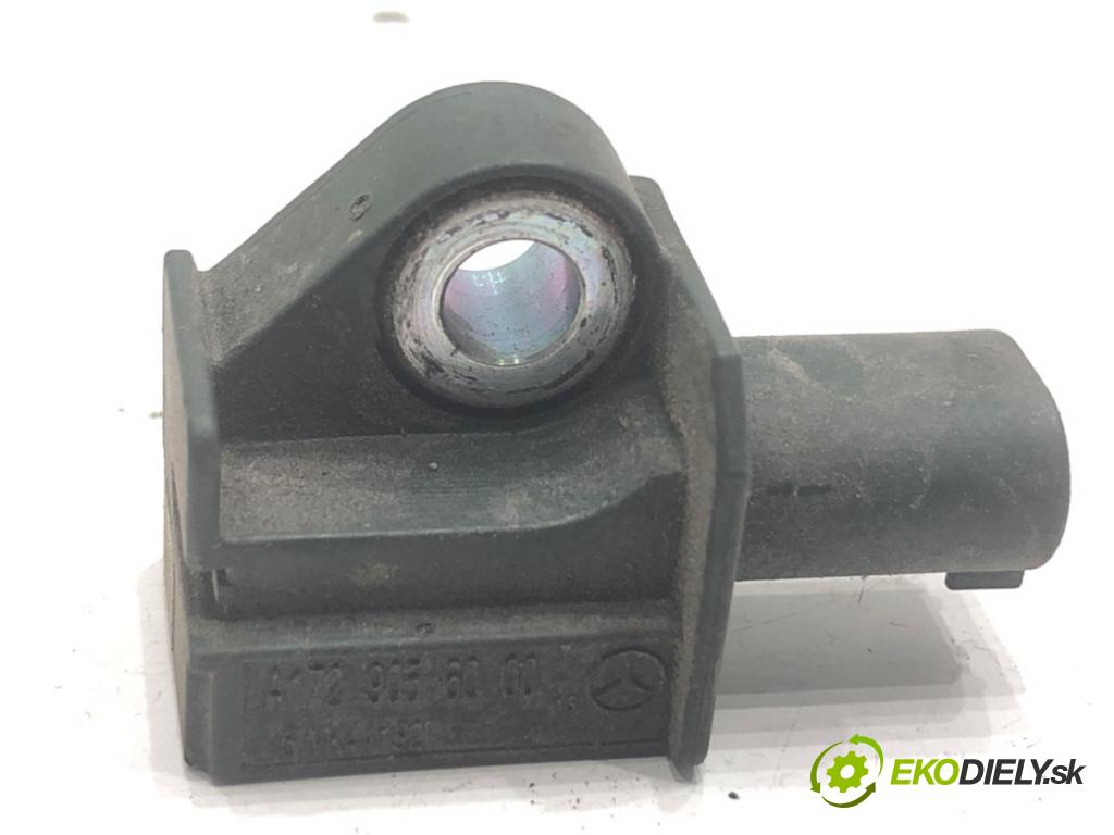 MERCEDES-BENZ W212 sedan 2014 150 kW E 300 Hybrid / BlueTEC Hybrid (212.098) 2143 Snímač nárazu A1729056000 (Snímač nárazu)