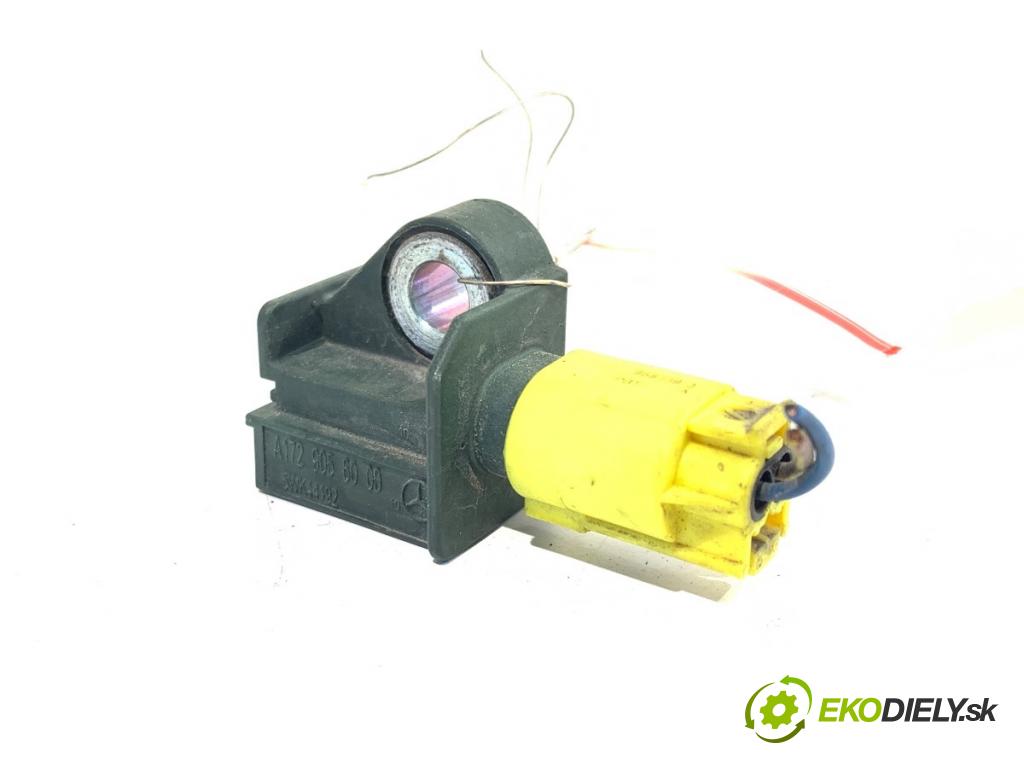 MERCEDES-BENZ W212 sedan 2014 150 kW E 300 Hybrid / BlueTEC Hybrid (212.098) 2143 Snímač nárazu A1729056000 (Snímač nárazu)