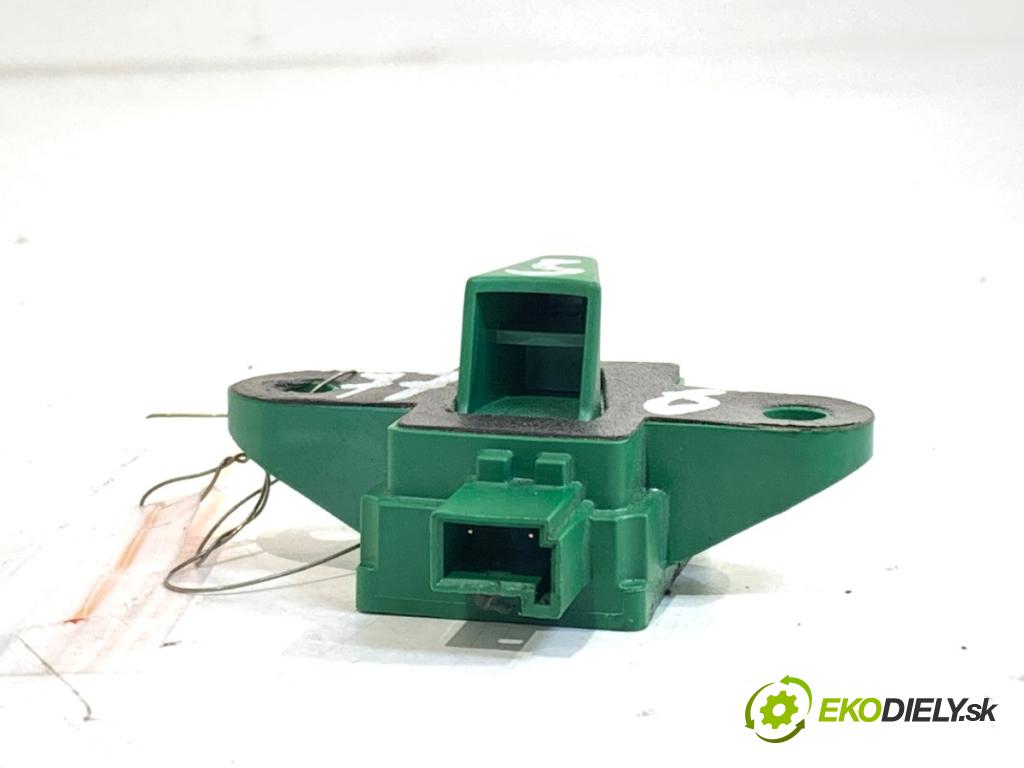 MERCEDES-BENZ W212 sedan 2014 150 kW E 300 Hybrid / BlueTEC Hybrid (212.098) 2143 Snímač nárazu A1729056100 (Snímač nárazu)